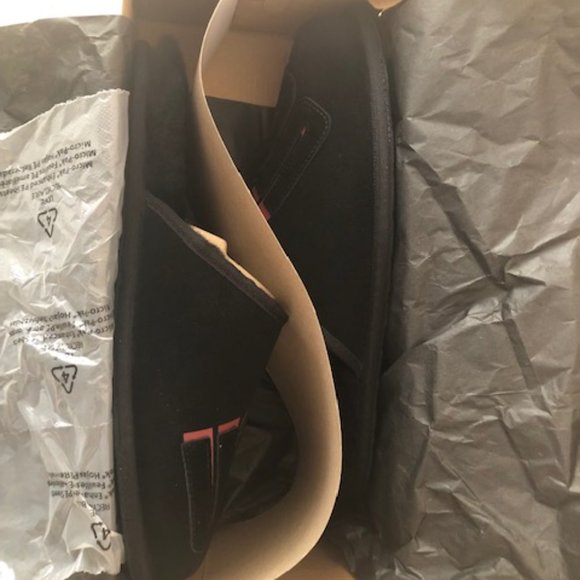 UGG Scuff 3D Shadow sheepskin black men's slipper. Shearling. Size: 10, 11, 12 - Picture 3 of 12